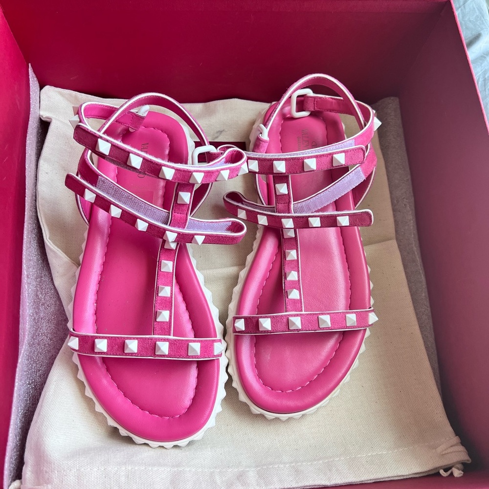 Valentino women’s pink sandals size 36